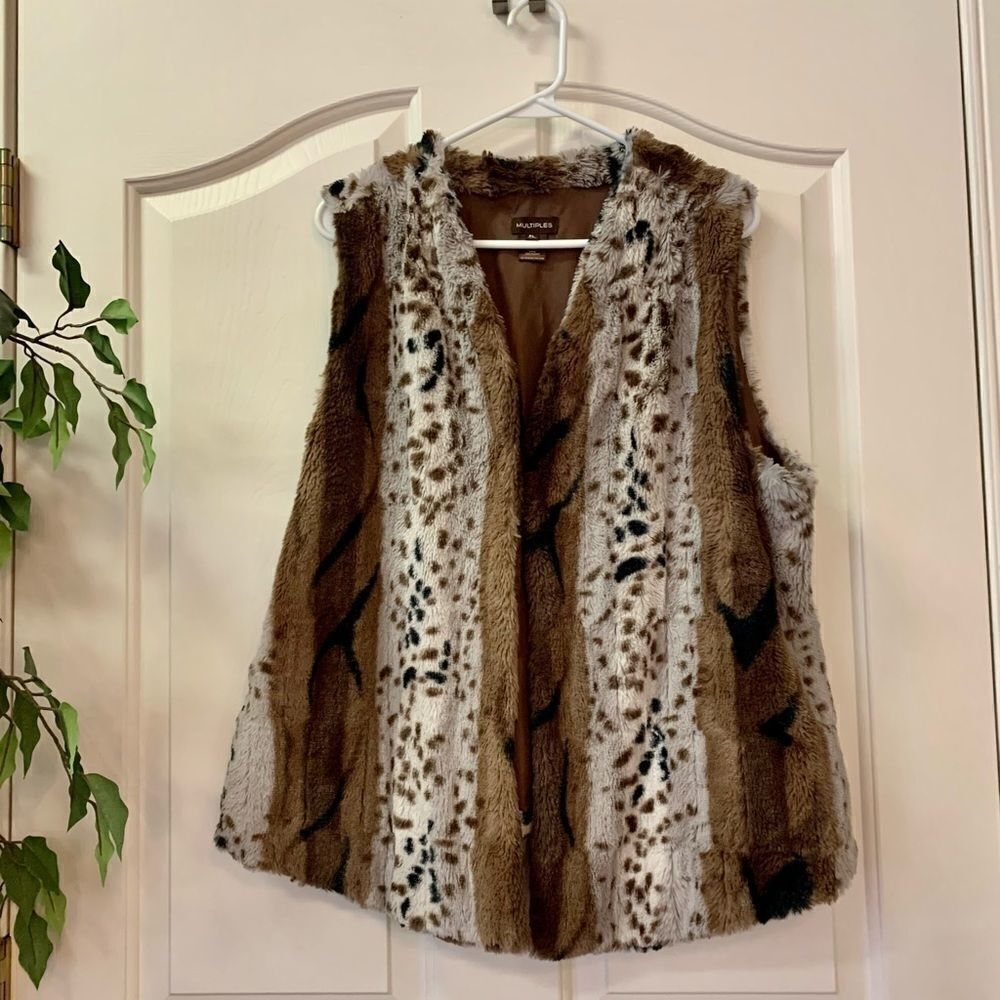 Multiples Vest - Picture 8 of 12